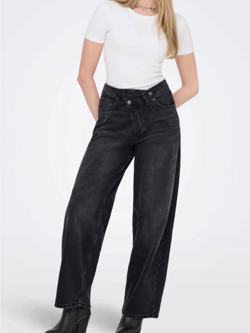 Only Black Dad Jeans Sz 28 (large fit)